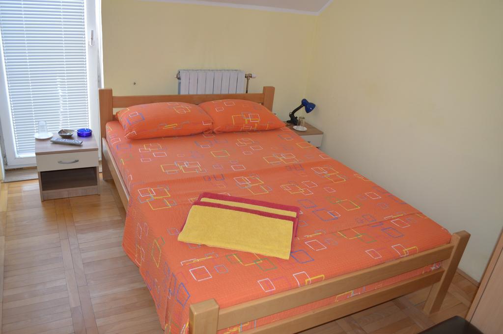 Pansion Lug Hotel Belgrado Kamer foto